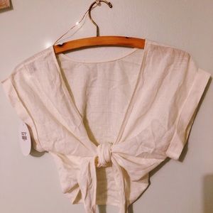 ⭐️Cream tie front crop top⭐️